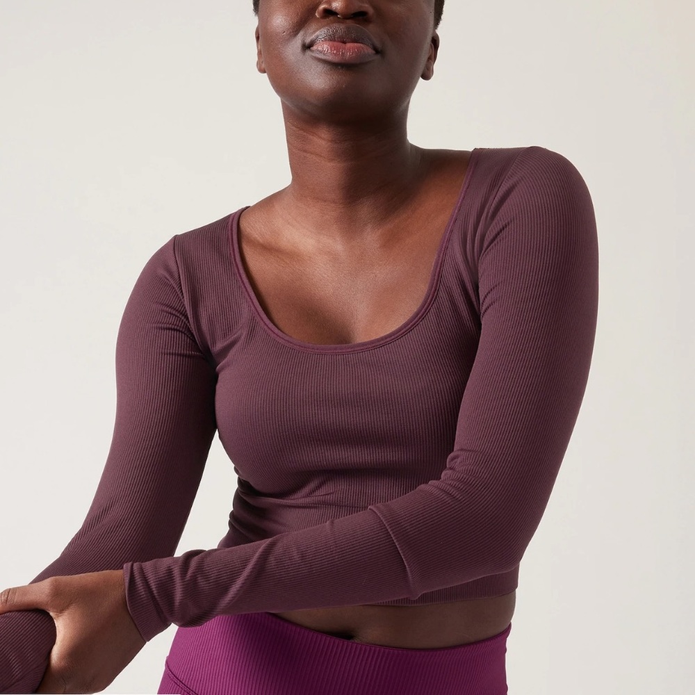 ATHLETA AURORA SEAMLESS L/S CROP IN CABARNET